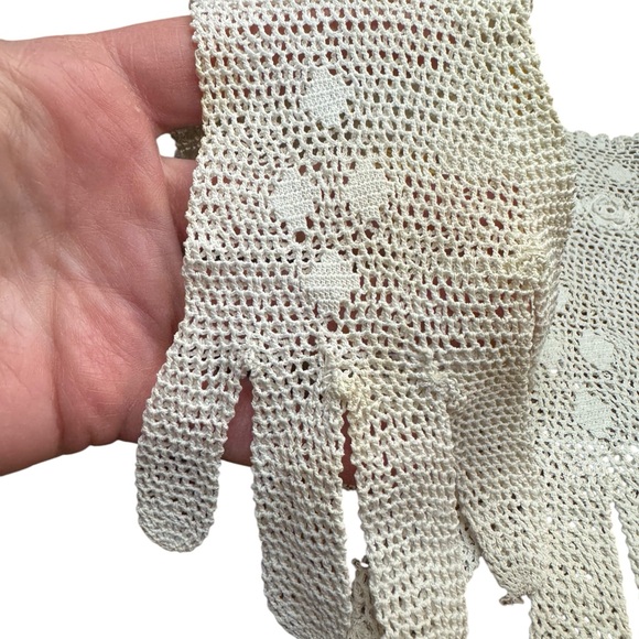 Antique Cream Crochet Lace Gloves Handmade Art Deco Victorian - Picture 3 of 7